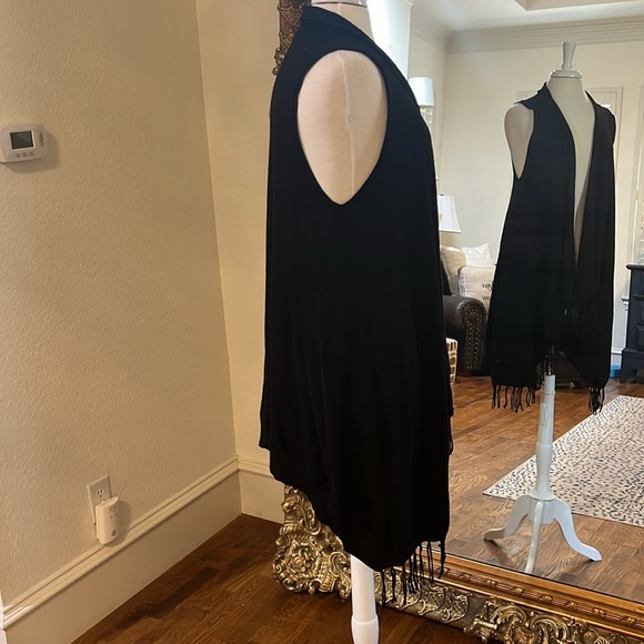 JOSEPH A Black Fringe Sweater Vest Size: Small - Picture 3 of 8